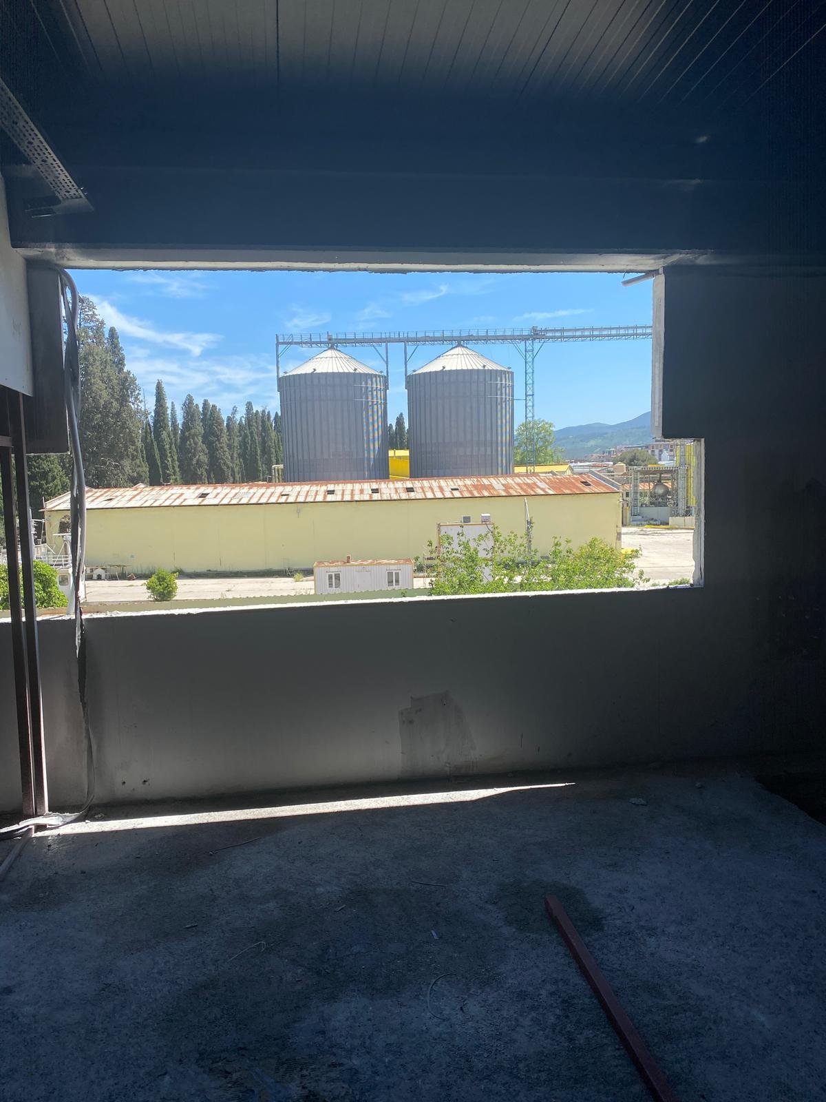 Fabrika Pencere Açıklığı İçten Görünüm